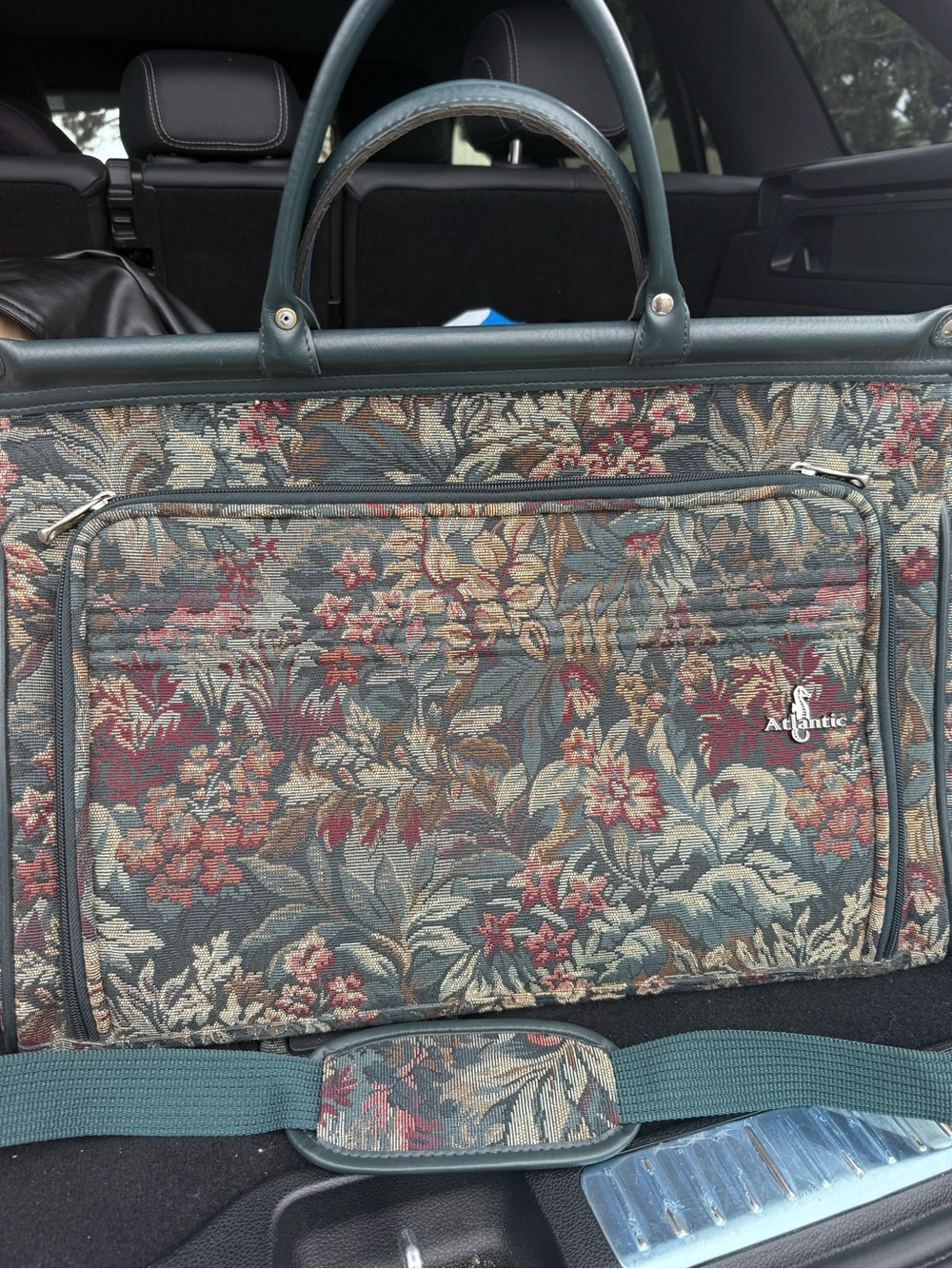 Atlantic /VINTAGE BAG Floral Tapestry Travel Tote - Green Multi